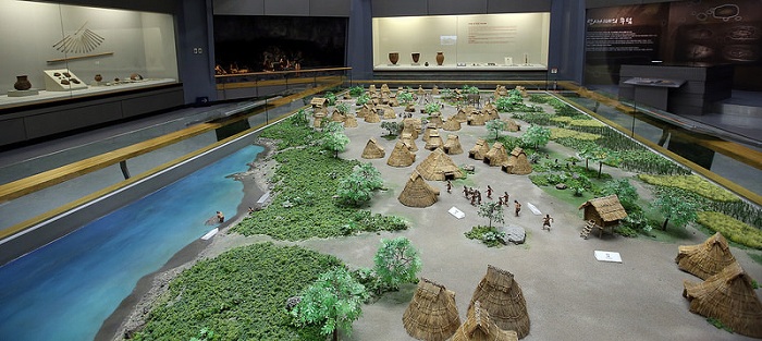국립제주박물관은 고대 구석기시대부터 근대에 이르기까지 다양한 제주도의 역사에 대한 유물이 전시되어 있다.