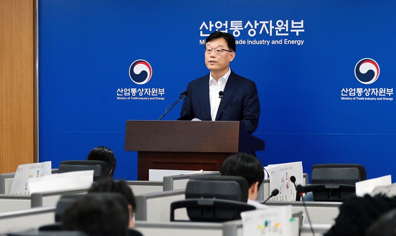 Park Tae-sung, directeur général du Bureau du commerce et des investissements internationaux du ministère du Commerce, de l'Industrie et de l'Énergie, tient le 11 juillet une conférence de presse sur les allégations japonaises selon lesquelles des entreprises sud-coréennes auraient illégalement expédié du matériel stratégique en Corée du Nord. ⓒ Ministère du commerce, de l'industrie et de l'énergie