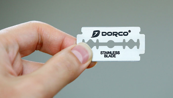 DORCO has been producing double-edged razors since 1970. This is one of the oldest products of the firm.