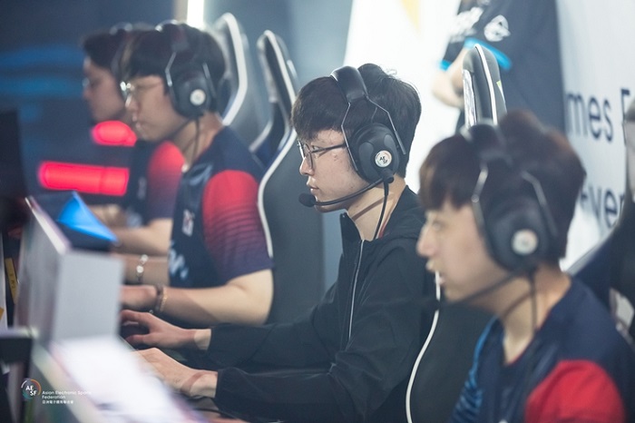 Les joueurs professionnels sud-coréens de l’e-sport (photo Asian Electronic Sports Federation (AESF))