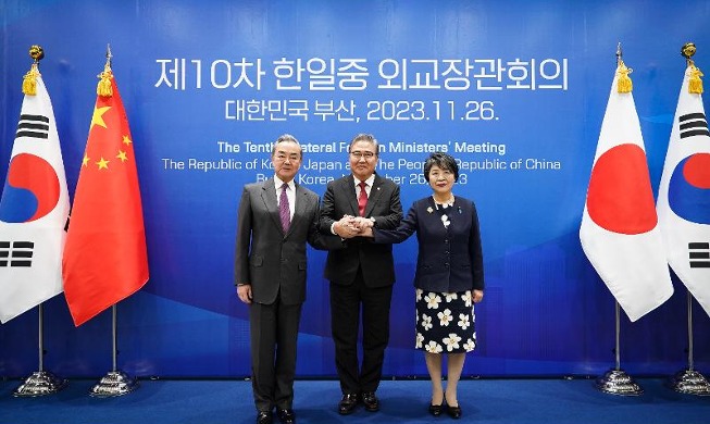 Séoul, Tokyo et Pékin vont préparer un nouveau sommet trilatéral