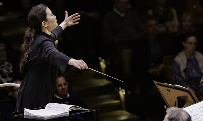 Eun Sun Kim fait ses débuts avec l’Orchestre philharmonique de Berlin
