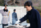 Le 1er janvier, la Présidente Park Geun-hye s’est recueillie au cimetière national 