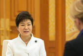 La Présidente Park Geun-hye met la communauté internationale en garde contre la menace d’un Tchernobyl nord-coréen