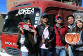Le Kimchi Bus en route vers le Brésil pour la Coupe du Monde