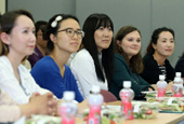 Des étudiants étrangers réunis pour étudier l'histoire coréenne