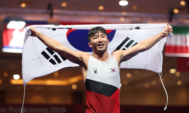 Jeux asiatiques de 2018 : la lutte donne une troisième médaille d'or à l'équipe de Corée (J4)