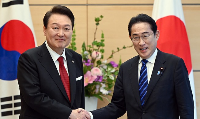 Le président Yoon Suk Yeol et le Premier ministre Fumio Kishida s'accordent pour renforcer la relation avec les États-Unis