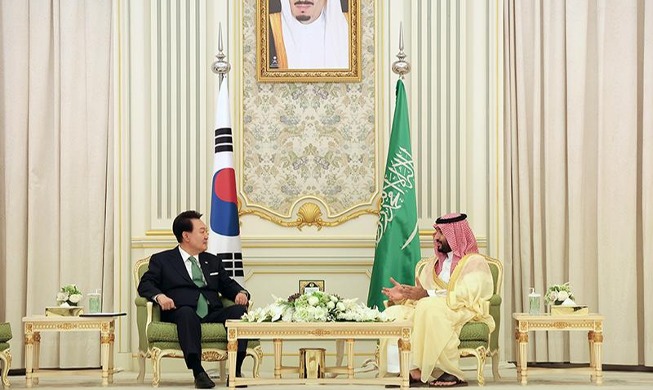 Yoon Suk Yeol reçu ce dimanche par le prince héritier Mohammed ben Salman à Riyad