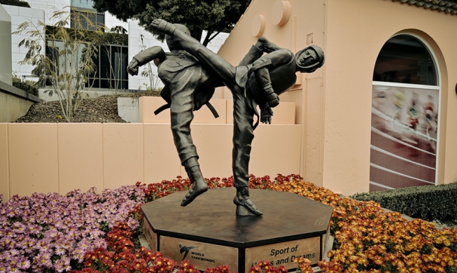 Une statue à l’effigie du taekwondo inaugurée au musée olympique de Lausanne