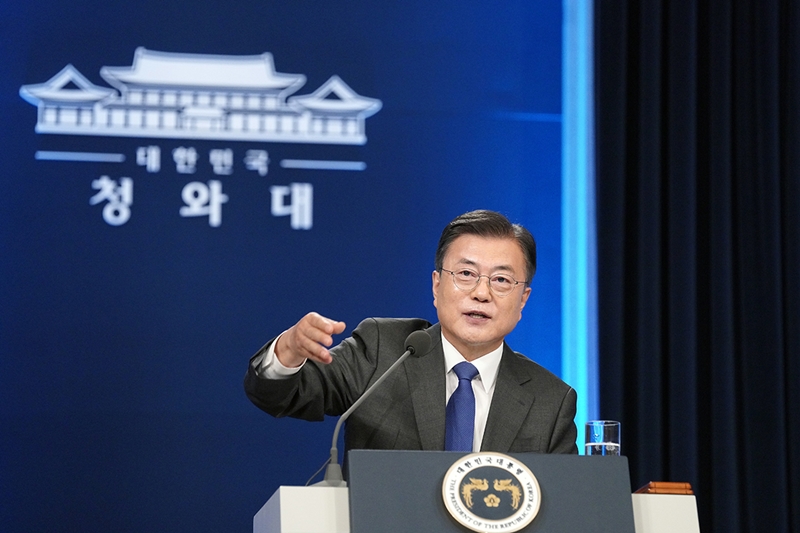 Le président Moon prononce un discours à l'occasion du quatrième anniversaire de son investiture