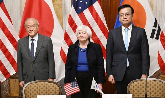 Corée, Japon et États-Unis affirment leur engagement en faveur d’une coopération économique et financière