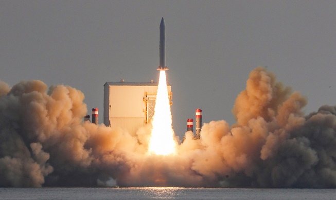 La Corée du Sud réussit le troisième vol d'essai de sa fusée à combustible solide