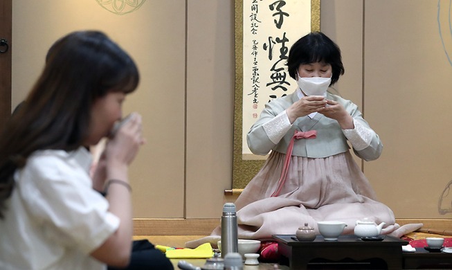 Image du jour : un atelier de thé au musée de Busan