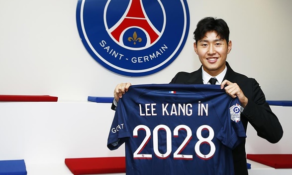 Lee Kang-in, nouvelle recrue du PSG pour cinq ans