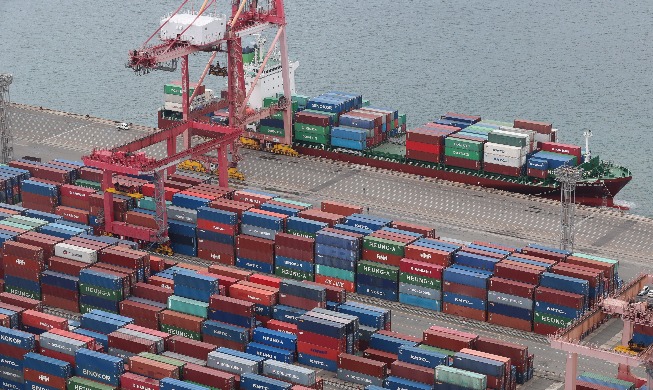 Les exportations en mai enregistrent la plus forte hausse depuis 32 ans