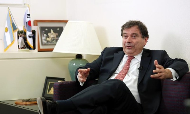 Entretien avec l'ambassadeur d'Argentine en Corée, Alfredo Carlos Bascou