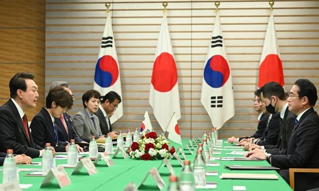 Le Japon lève les restrictions à l'exportation de 3 composants de puces vers la Corée