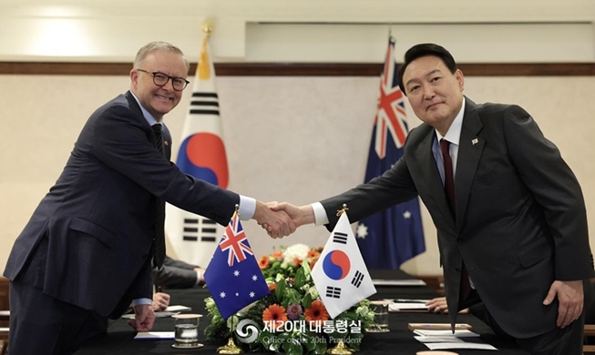 Le président Yoon a tenu un sommet avec le Premier ministre austr...