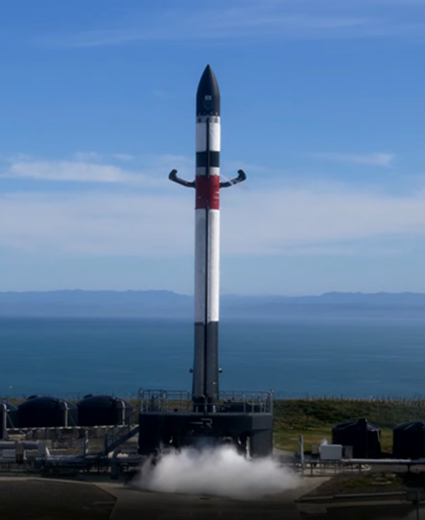 Lancement et mise en orbite réussis pour le premier nanosatellite coréen, NeonSat-1