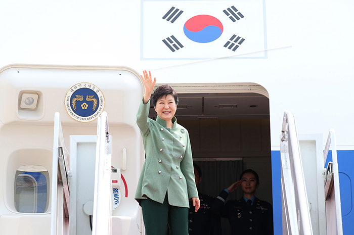 President Park Geun-hye is paying official state visits to Ethiopia, Uganda, Kenya and France from May 25 to June 4.