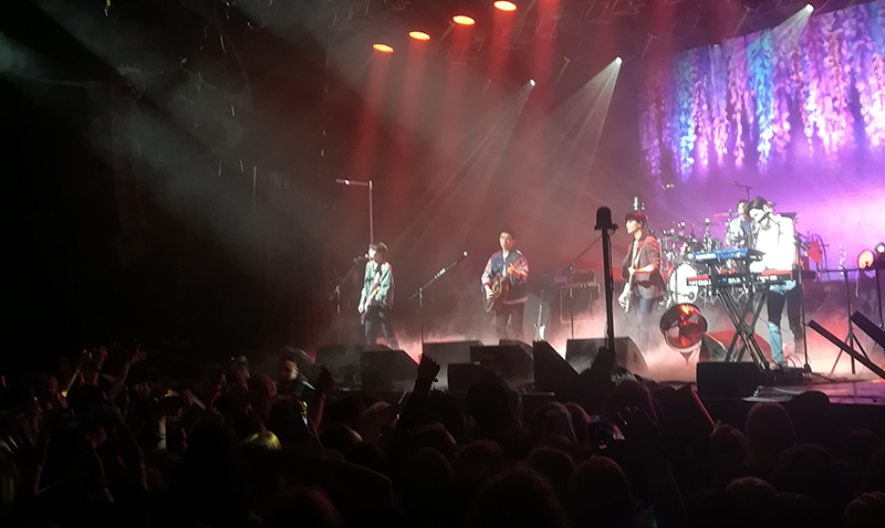 Le groupe K-pop DAY6 se produit dans un concert à Berlin en fin janvier. ⓒ Csekei Krisztina
