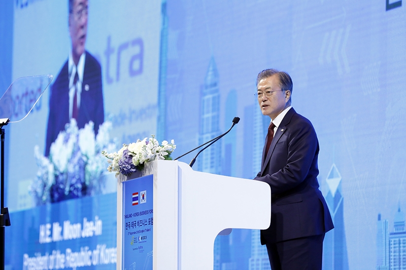 Participation du président Moon au « Forum commercial entre la Corée du Sud et la Thaïlande » le mois dernier.