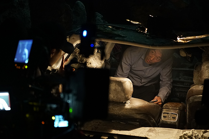 Dans le film « Tunnel », qui est sorti le 10 août 2016, Ha Jung-woo joue un homme qui lutte pour sa survie dans les espaces confinés d'un tunnel.

