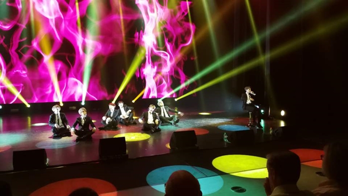 La représentation de BTS au Concert de l'amitié franco-coréenne à Paris le dimanche 14 octobre. (Photo Coralie Étolint)