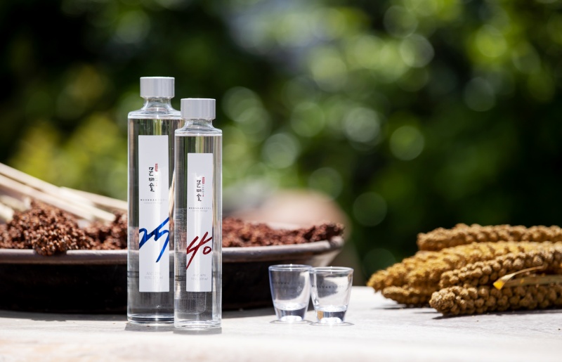 Le munbaeju, une liqueur traditionnelle coréenne, a un parfum de poire sauvage (munbae), bien qu'il soit fabriqué à partir de grains mélangés.