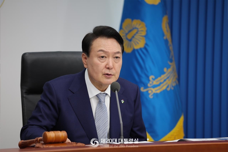Le président Yoon Suk Yeol lors d'une réunion du Cabinet au bureau présidentiel dans le district de Yongsan à Séoul, le 7 juin 2022. ⓒ Bureau du 20e Président