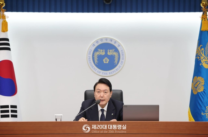 Le président Yoon Suk Yeol lors d'une réunion du cabinet au bureau présidentiel dans le district de Yongsan à Séoul, le 21 juin 2022. ⓒ Bureau du 20e Président