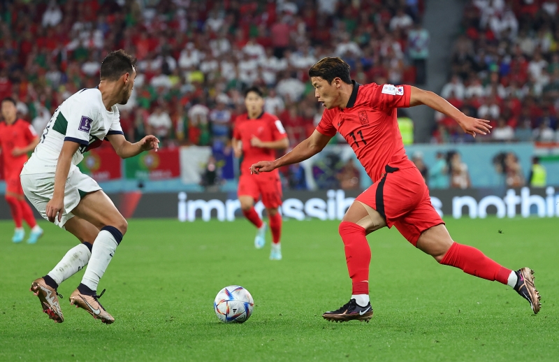 L'attaquant Hwang Hee-chan lors du match face au Portugal dans le Groupe H de la Coupe du monde de la FIFA au stade Education City à Al Rayyan, au Qatar, le 2 décembre 2022. 