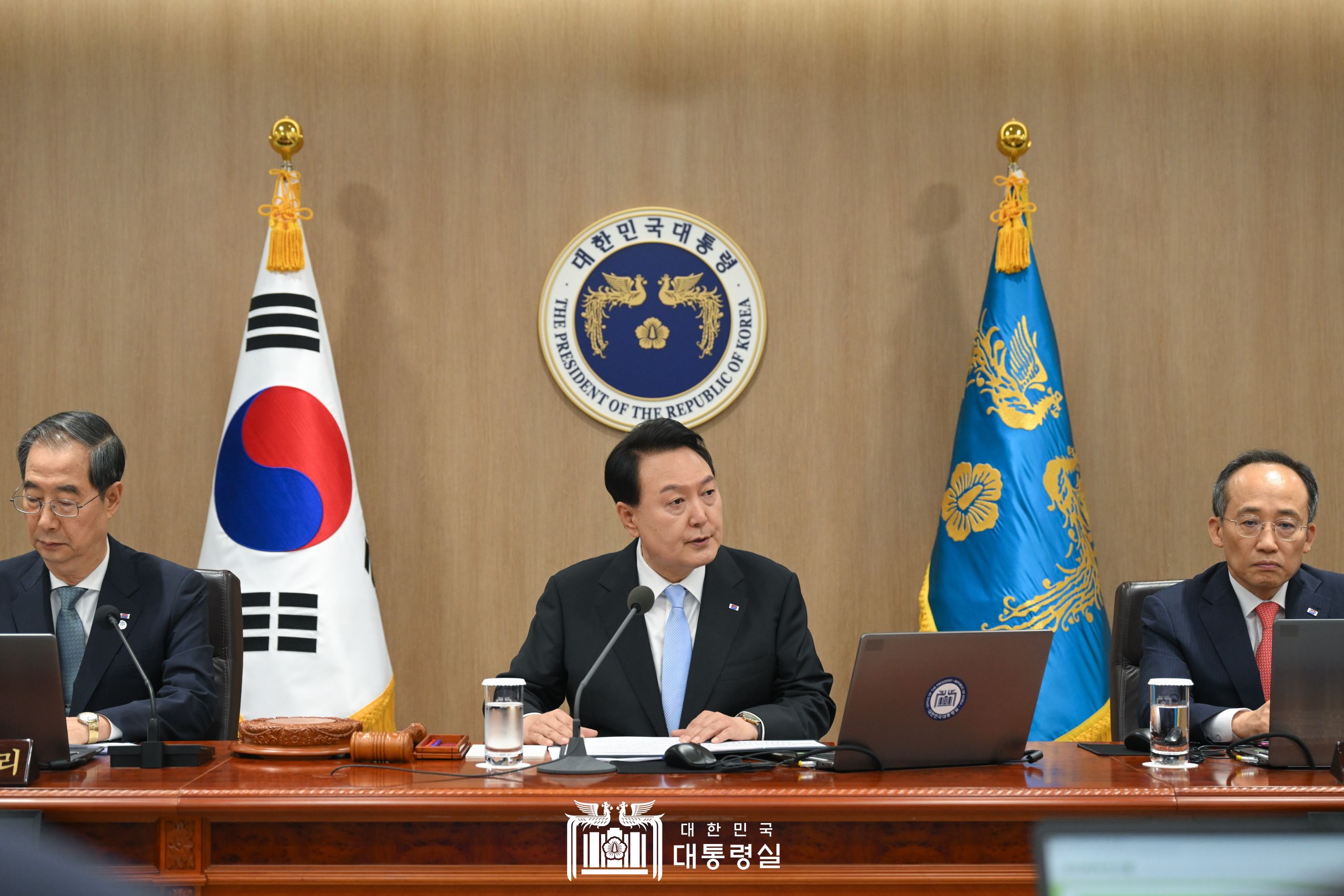 Le président Yoon Suk Yeol préside le 13 juin la réunion du cabinet au bureau présidentiel, dans l’arrondissement de Yongsan, à Séoul. ⓒ Bureau présidentiel 