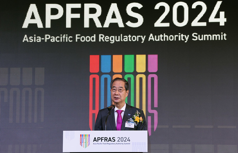 Le Premier ministre Han Duck-soo s’exprime lors de l’inauguration du Asia-Pacific Food Regulatory Authority Summit (APFRAS) 2024, à Séoul, le 13 mai 2024. 