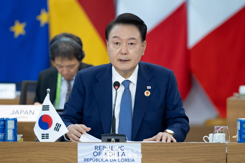 Le président coréen Yoon Suk Yeol s'exprime lors de la troisième session du 19e sommet du G20 à Rio de Janeiro, au Brésil, le 19 novembre 2024. © Bureau présidentiel 