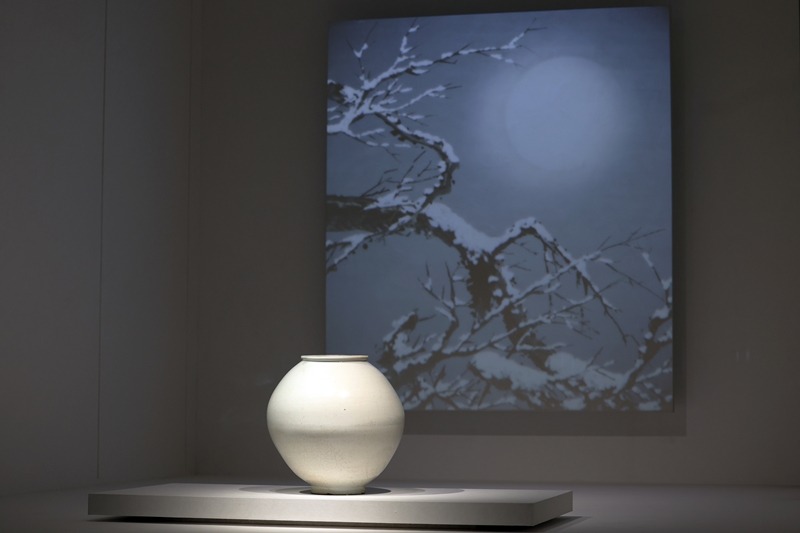 La jarre de lune en porcelaine blanche du musée national de Corée. © Lee Jun Young / Korea.net