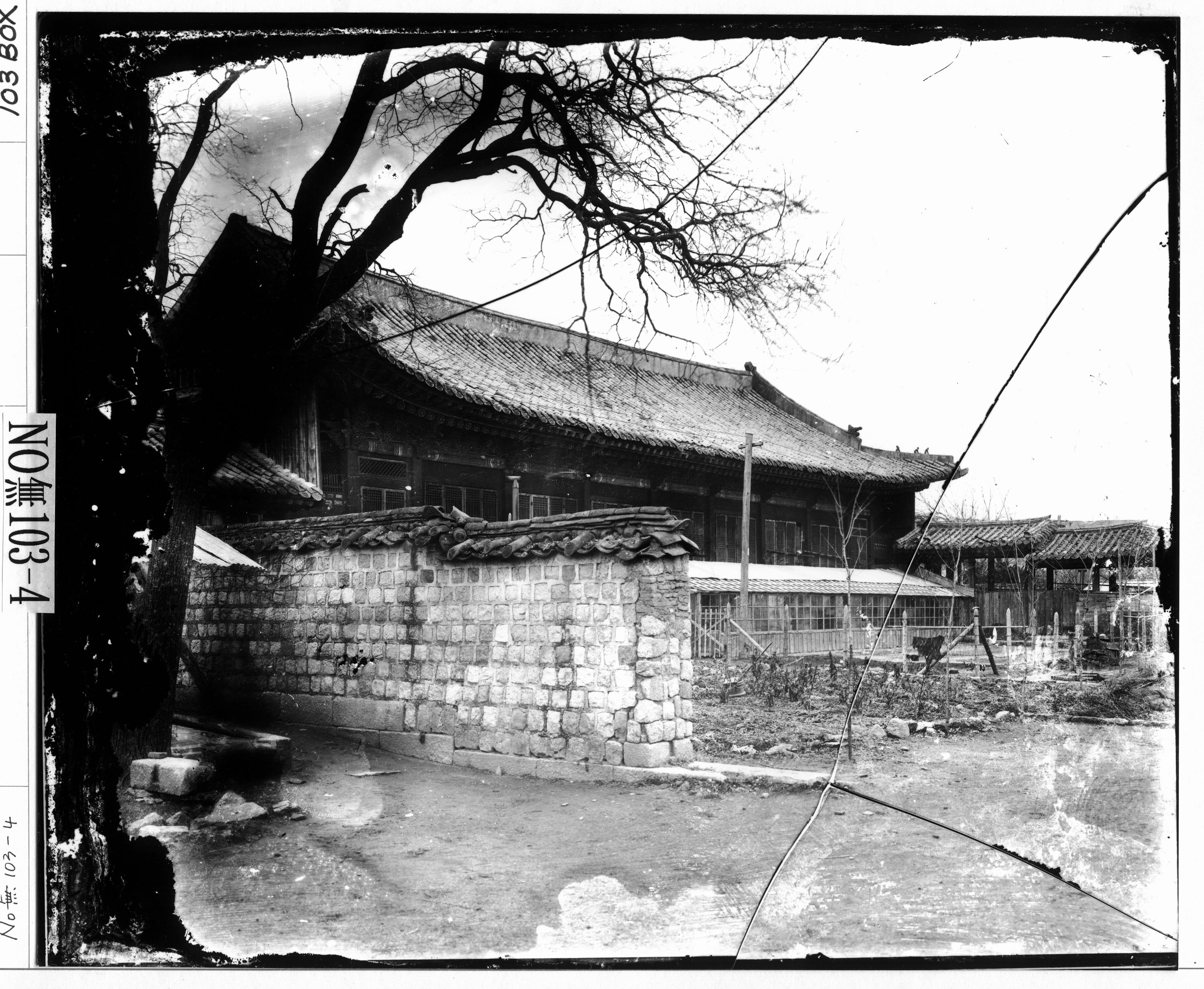 Le bâtiment Seonwonjeon du palais Gyeongbokgung en 1868, là où était accroché le biane dévoilé ce 27 février. © Musée national de Corée