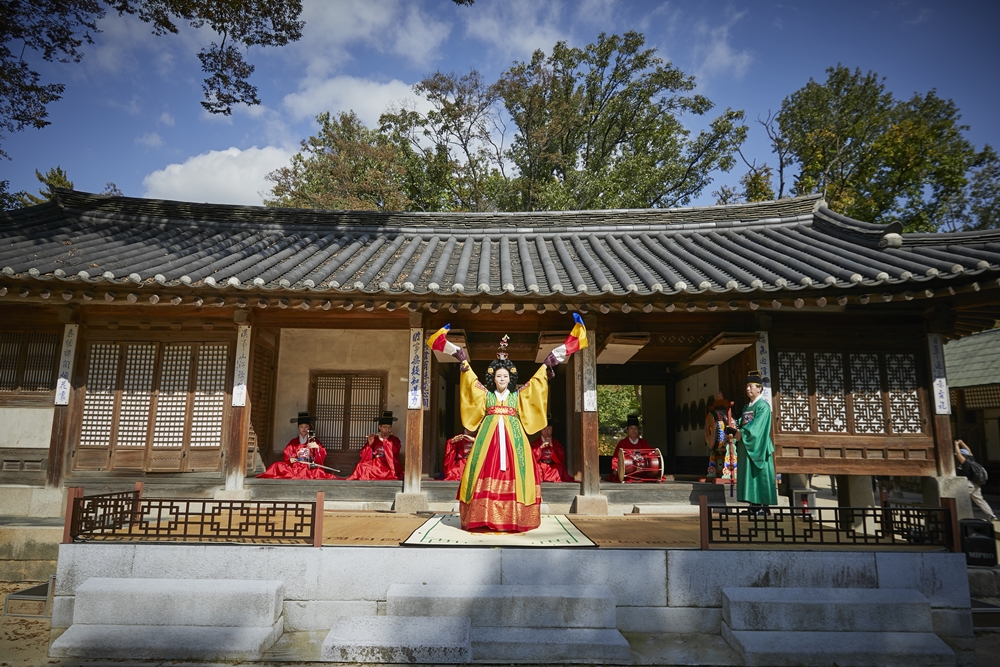 Le spectacle Chunaengjeon se déroule au Yeongyeongdang du palais Changdeokgung. © Service du patrimoine coréen