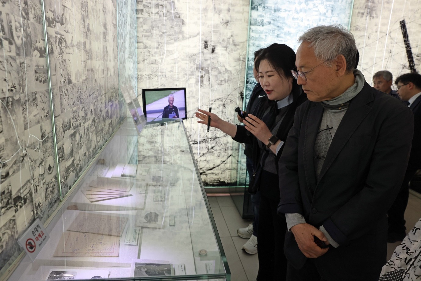 Le ministre de la Culture, des Sports et du Tourisme Yu In Chon visite le musée de la DMZ à Goseong, le 8 mai 2025. © Ministère de la Culture, des Sports et du Tourisme