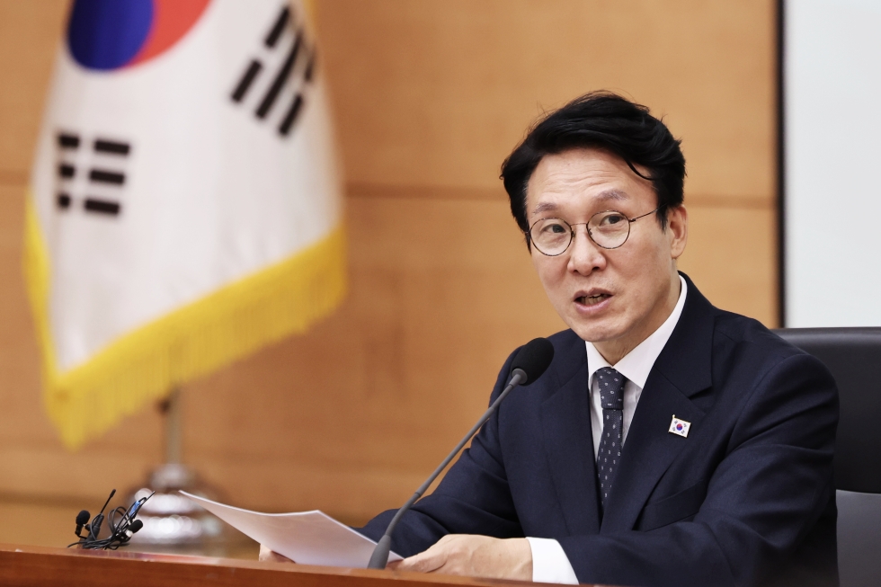 Le Premier ministre Kim Min-seok s'exprime lors de la 5e réunion de la Commission présidentielle sur la neutralité carbone et la croissance verte, au complexe gouvernemental de Séoul, le 10 novembre 2025. © Bureau de coordination des politiques gouvernementales sous le Secrétariat du Premier ministre
