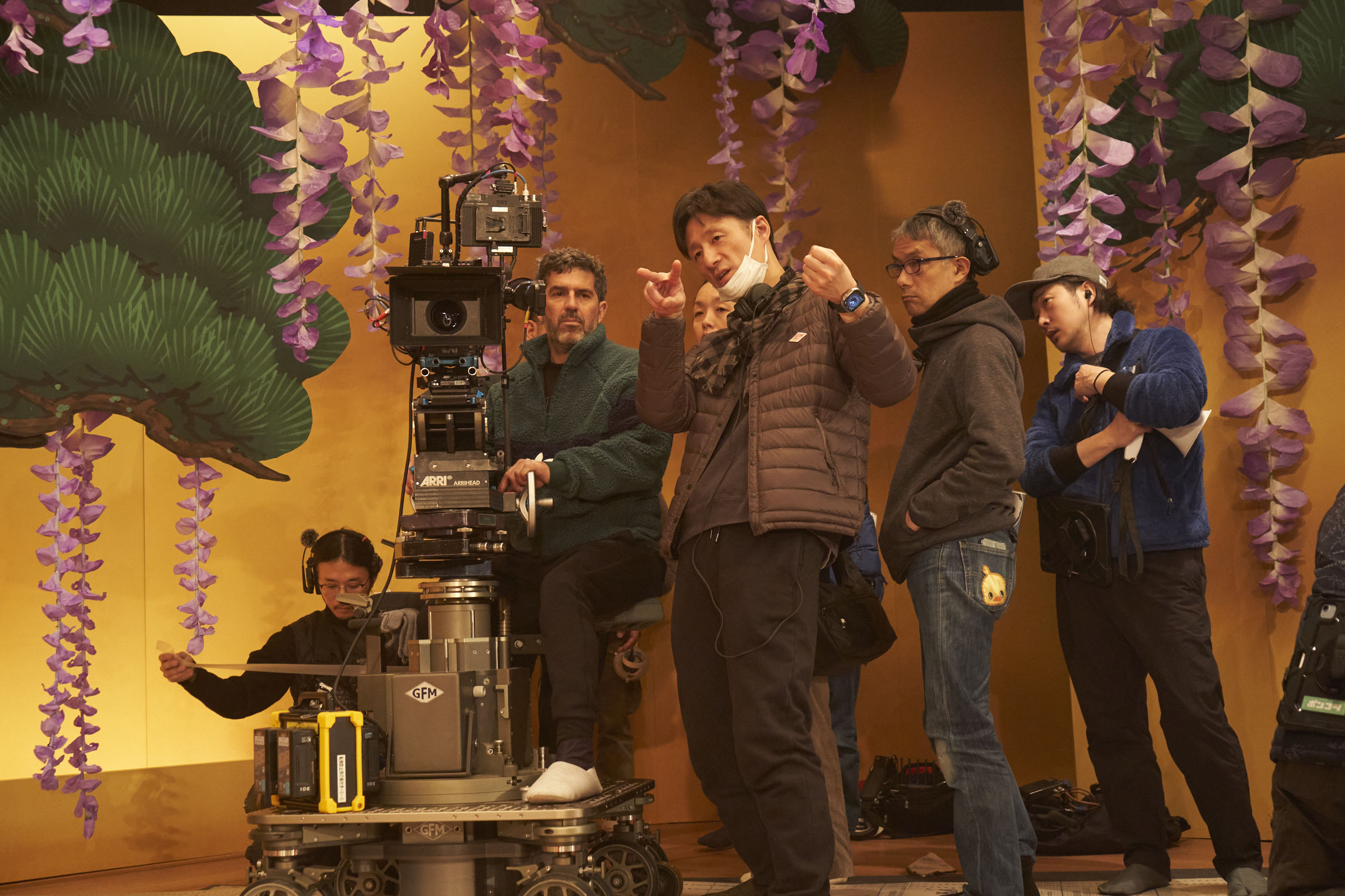 Le r&eacute;alisateur Lee Sang-il sur le tournage de son film &laquo; Kokuho &raquo;. &copy; Media Castle