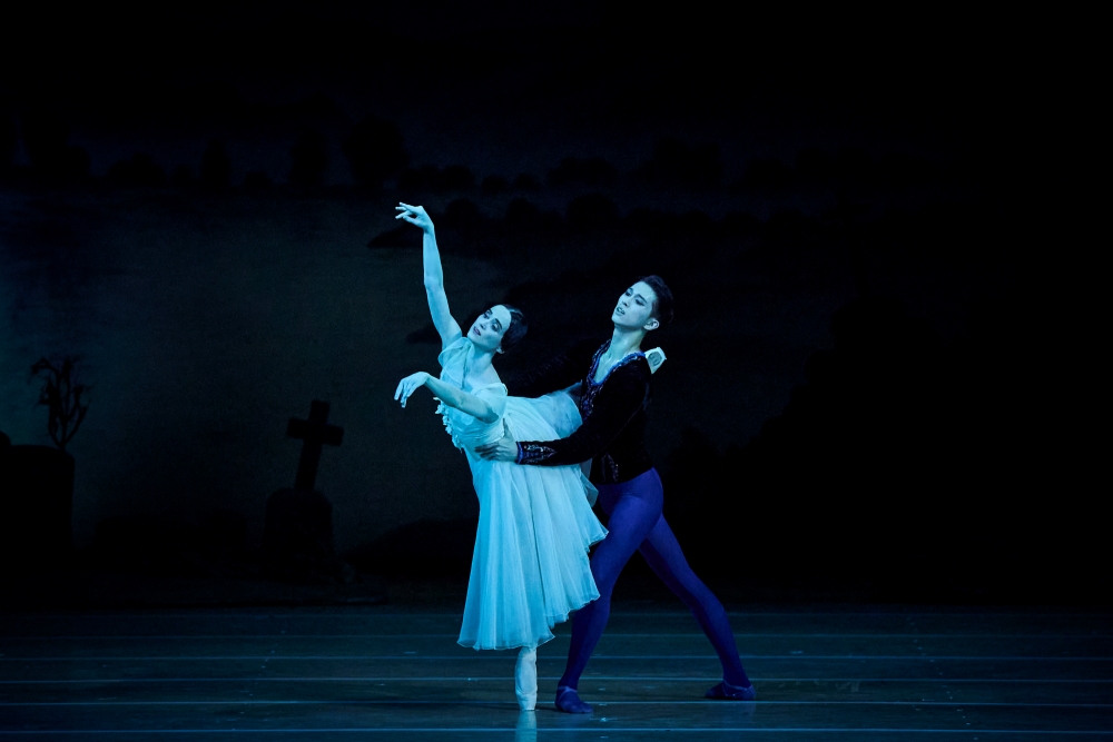 Jeon Minchul interpr&egrave;te Albrecht dans &laquo; Giselle &raquo;. &copy; Mikhail Vilchuk / Th&eacute;&acirc;tre Mariinsky