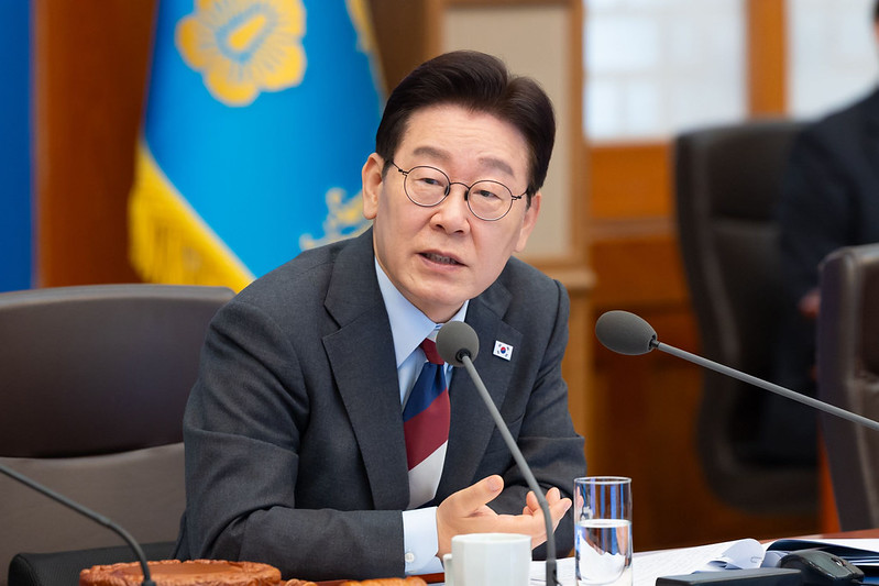 Le président Lee Jae Myung préside une réunion du Conseil des ministres, au complexe présidentiel de Cheong Wa Dae, le 5 mars 2026. © Cheong Wa Dae