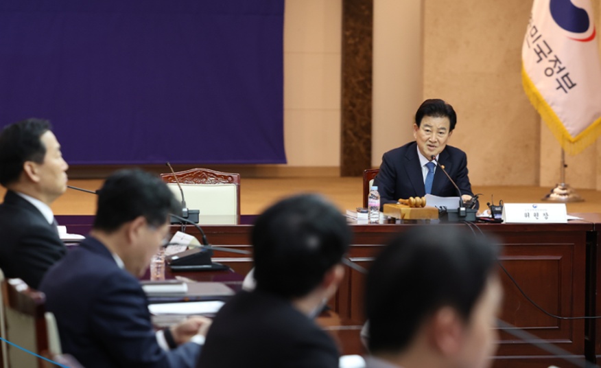 Le ministre de l&rsquo;Unification, Chung Dongyoung, s&rsquo;exprime lors d&rsquo;une r&eacute;union au complexe gouvernemental de S&eacute;oul, le 19 mars 2026. &copy; Minist&egrave;re de l&rsquo;Unification