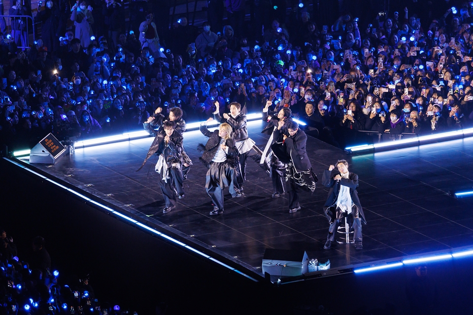 Le groupe BTS se produit sur la place Gwanghwamun, &agrave; S&eacute;oul, le 21 mars 2026. &copy; Minist&egrave;re de la Culture, es Sports et du Tourisme