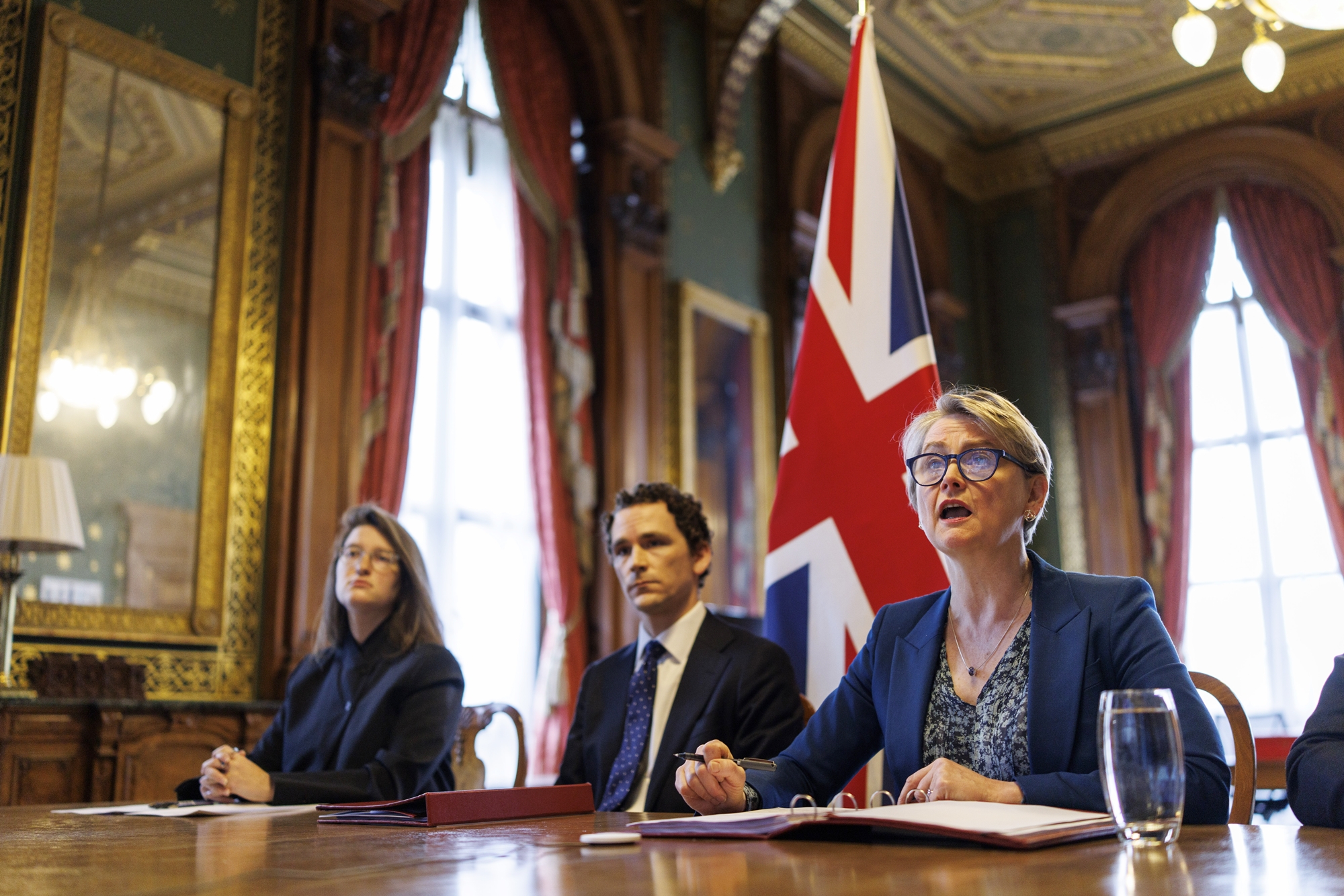 Les ministres des Affaires &eacute;trang&egrave;res et les repr&eacute;sentants de plus de 40 pays, dont la Cor&eacute;e, participent &agrave; une vid&eacute;oconf&eacute;rence organis&eacute;e par le Royaume-Uni pour &eacute;tudier la r&eacute;ouverture du d&eacute;troit d'Ormuz, le 2 avril 2026. &copy; Agence de presse Yonhap