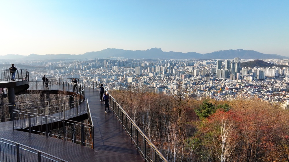 Vue sur S&eacute;oul depuis le toit du Mangu History and Culture Park. &copy; Mairie de l&rsquo;arrondissement de Jungnang-gu