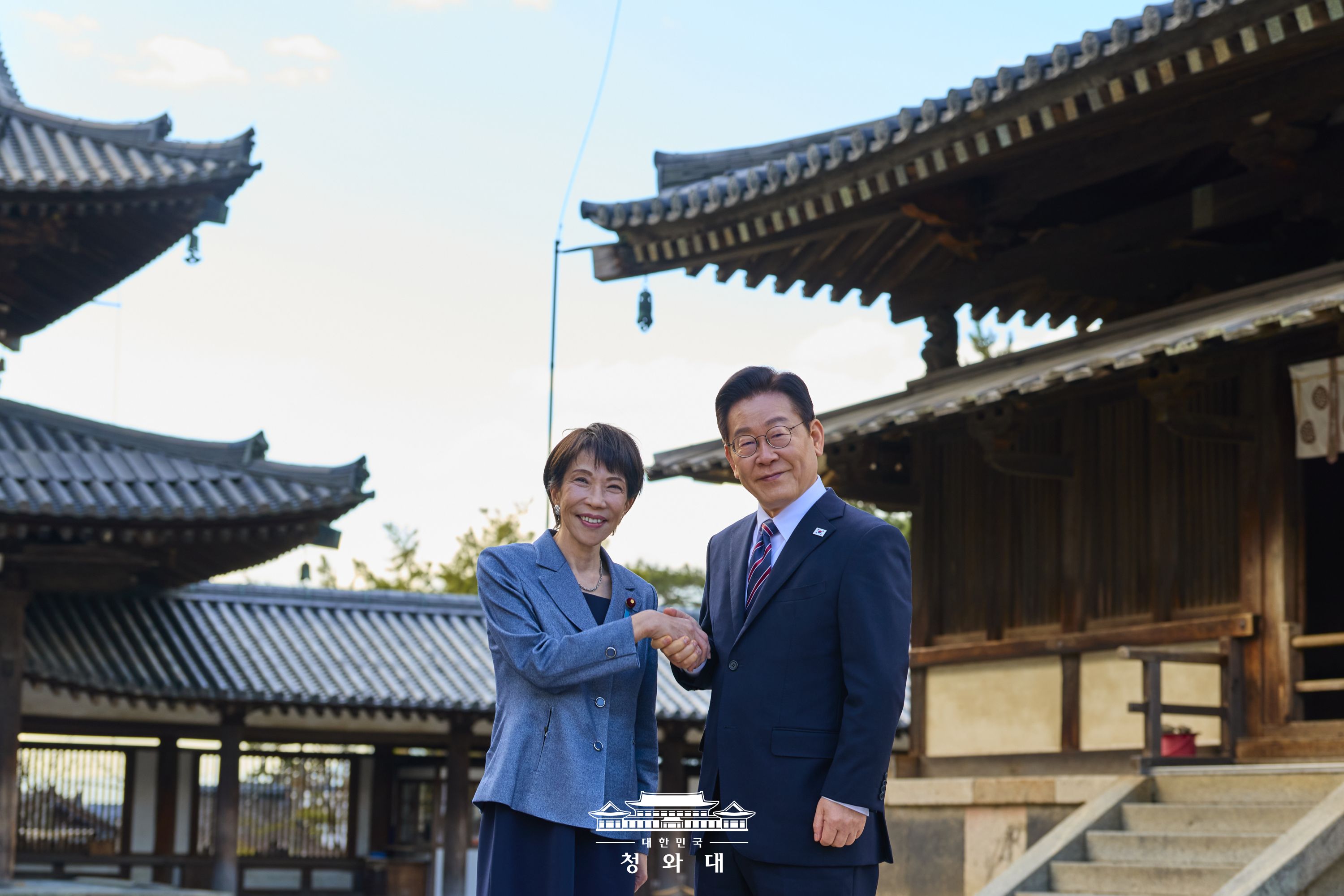 Le pr&eacute;sident Lee Jae Myung et la Premi&egrave;re ministre japonaise Sanae Takaichi, au temple Horyu-ji, &agrave; Nara, au Japon, le 14 janvier 2026. &copy; Cheong Wa Dae