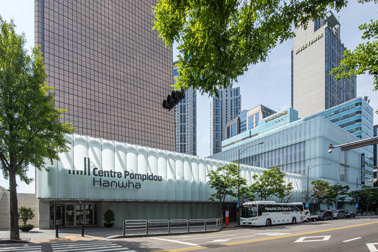 Le Centre Pompidou Hanwha est situ&eacute; dans l'annexe du 63 Building, dans le quartier de Yeouido, &agrave; S&eacute;oul. Il s'agit de la troisi&egrave;me implantation du Centre Pompidou hors de France apr&egrave;s Malaga et Shanghai. &copy; Hanwha Foundation of Culture